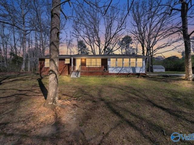 House for sale in Flat Rock, Alabama