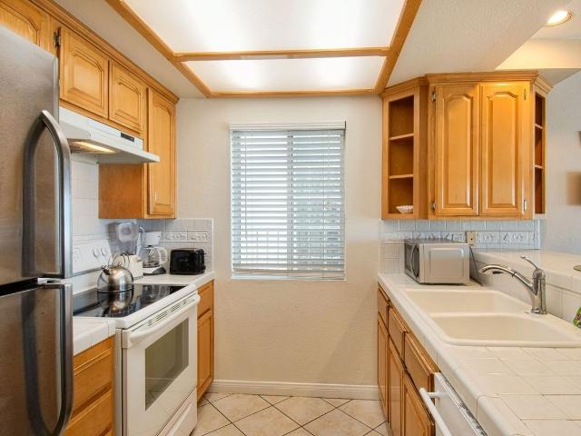 Apartment for rent in Corona Del Mar, California