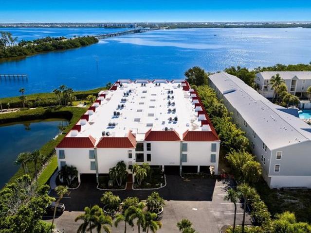 Condo for sale in Holmes Beach, Florida