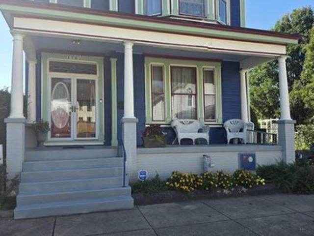 House for sale in Downtown Wheeling Historic District, Wheeling