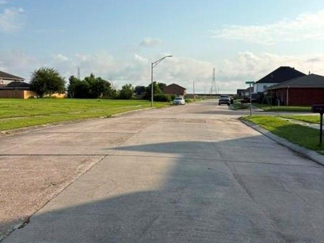 Land for sale in Chalmette, Louisiana