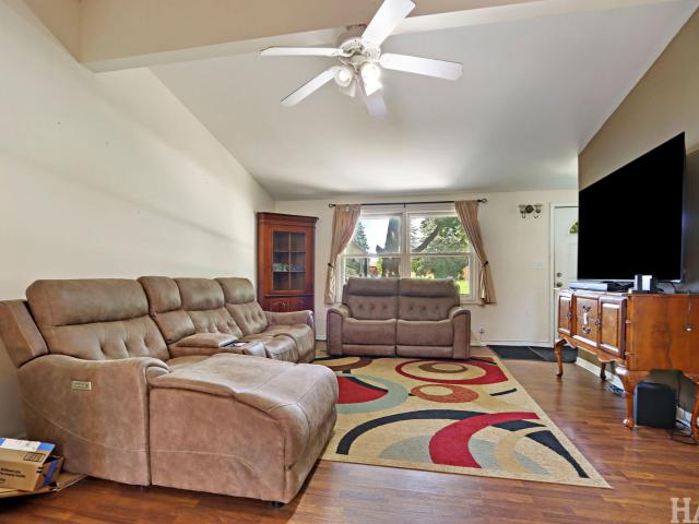 House for sale in Mchenry, Illinois