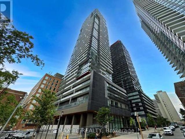 Condo for sale in Toronto—St. Paul's, Toronto