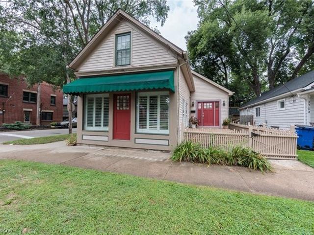 House for sale in Detroit - Shoreway, Cleveland
