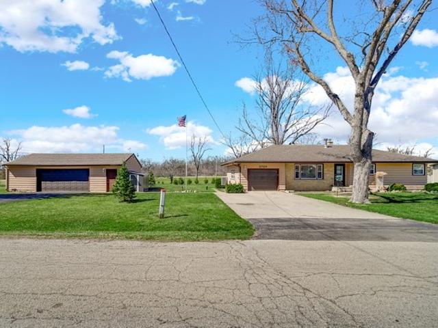 House for sale in Mchenry, Illinois