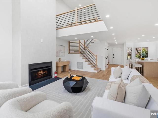Townhouse for sale in Teaneck, New Jersey