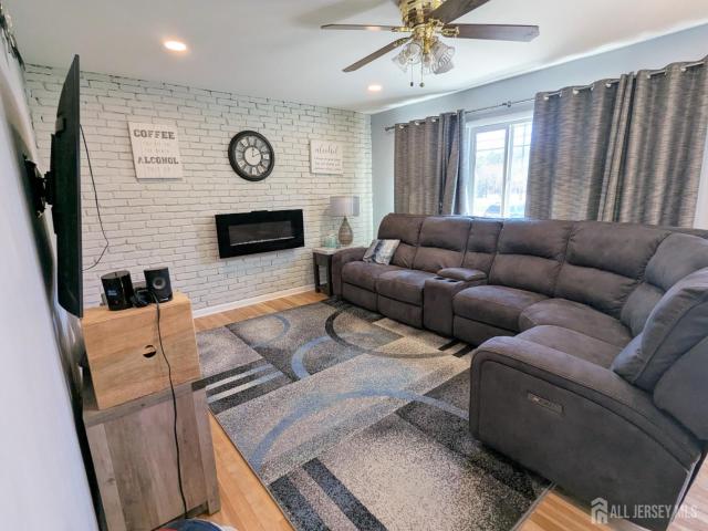 House for sale in Cliffwood, New Jersey