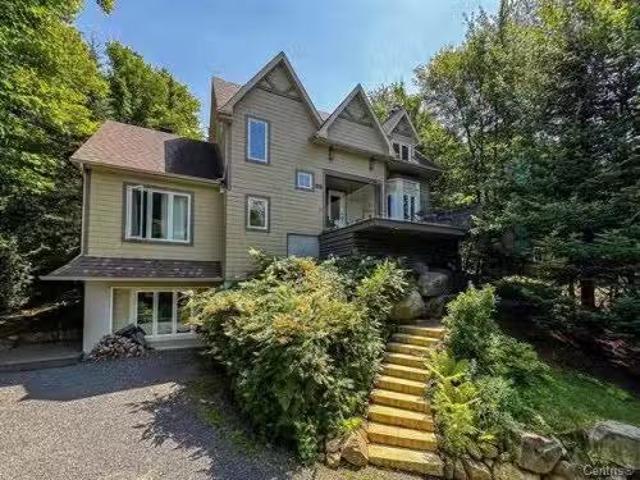 House for rent in Saint-Sauveur, Laurentides