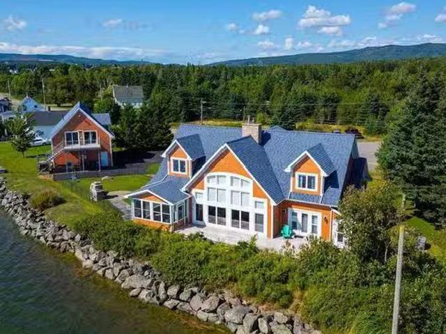 House for sale in Parrsboro, Nova Scotia