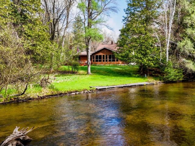 House for sale in Grayling