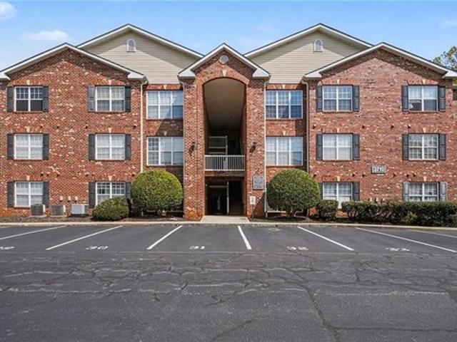 Condo for sale in Guilford, North Carolina