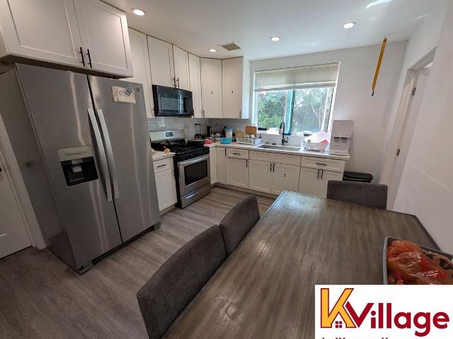 Apartment for rent in Canoga Park, California