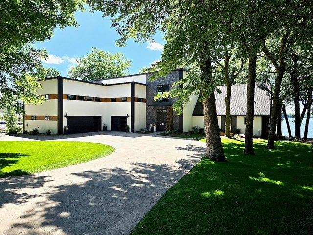 House for sale in Okoboji, Iowa
