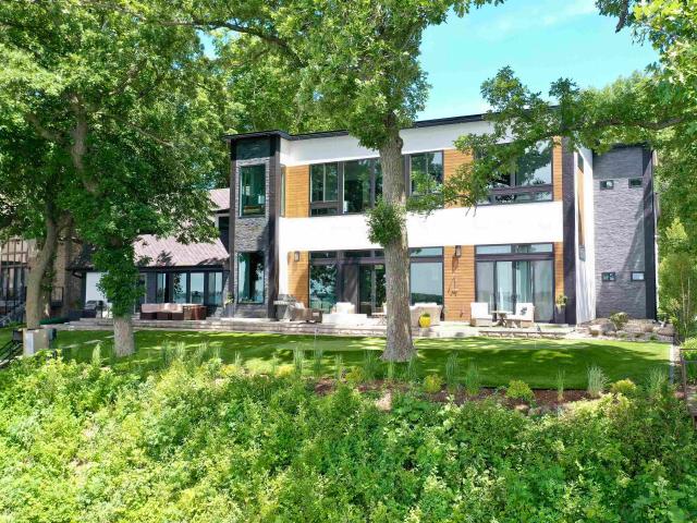 House for sale in Okoboji, Iowa