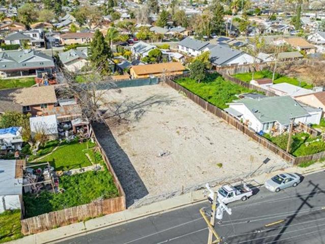 Land for sale in Riverbank, California