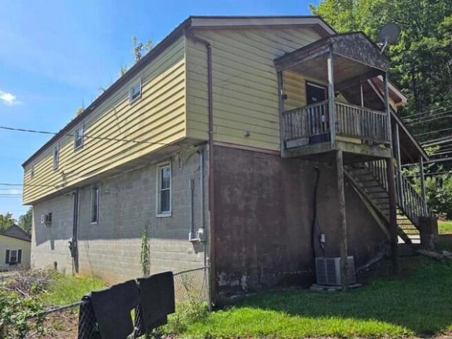 House for sale in Manchester, Kentucky
