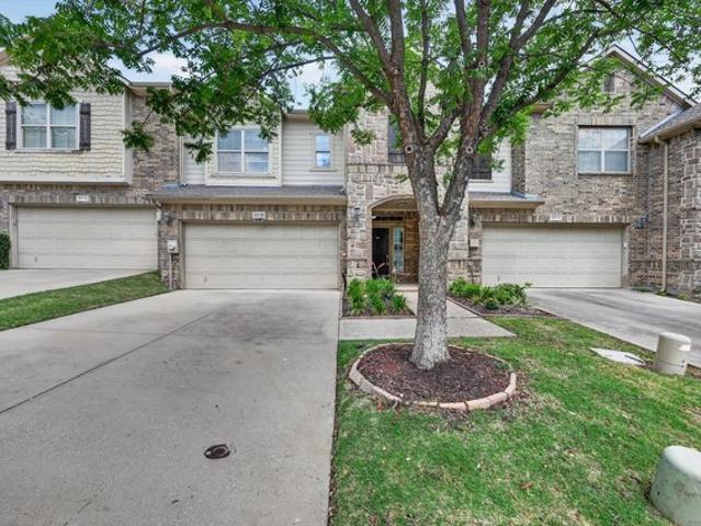 Townhouse for sale in Irving, Texas