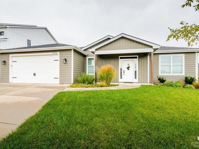House for sale in Manhattan, Riley County