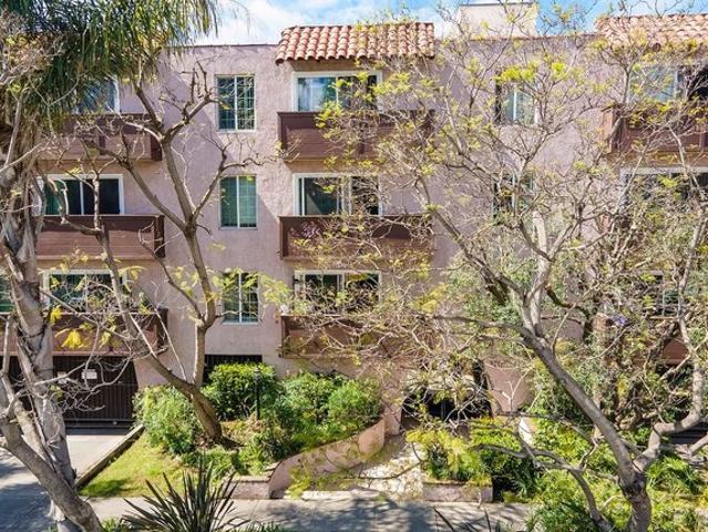 House for sale in Pico-Robertson, Los Angeles