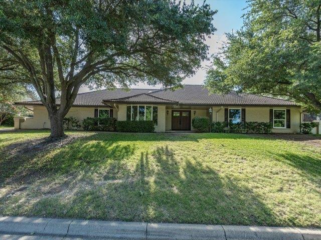 House for sale in Benbrook, Texas
