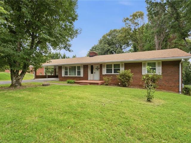 House for sale in Pfafftown, North Carolina