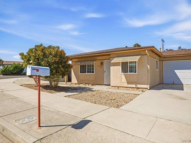 Townhouse for sale in Oceanside, San Diego County