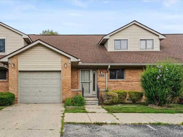 Condo for sale in Troy, Michigan