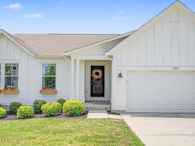 House for sale in La Grange, Kentucky