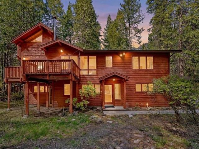 House for sale in Mount Shasta, California