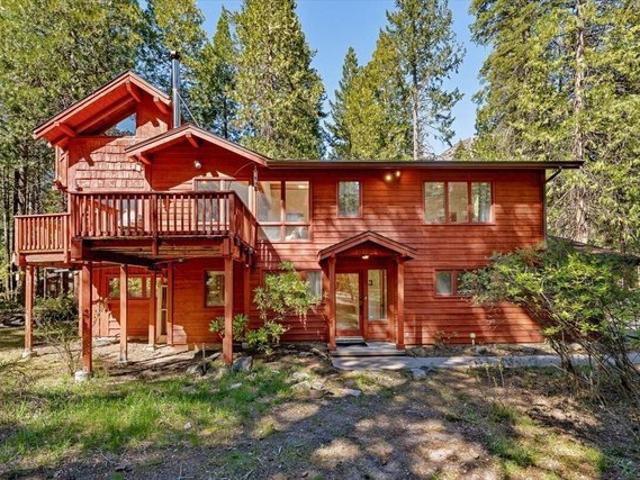 House for sale in Mount Shasta, California