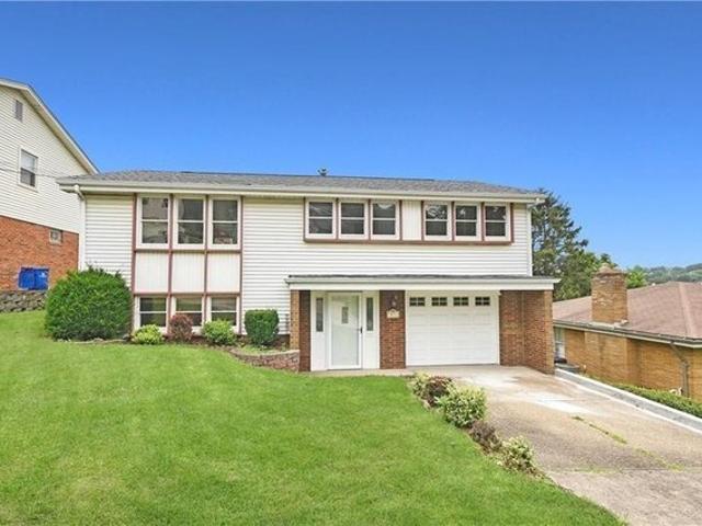 House for sale in Bridgeville, Pennsylvania