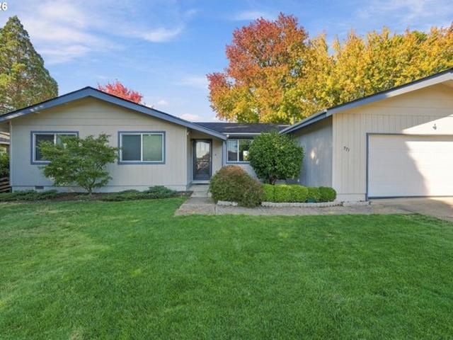 House for sale in Sutherlin, Douglas County