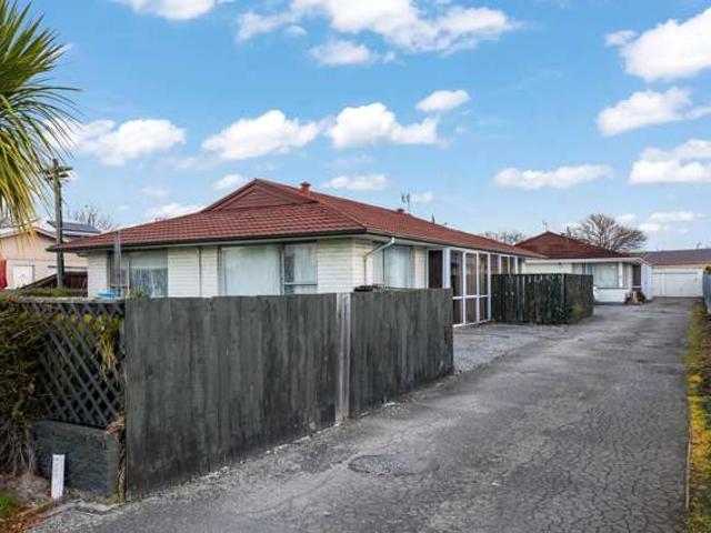 Apartment for sale in Edgeware, Canterbury