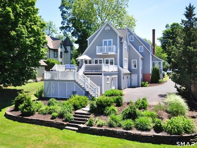 House for sale in Suffield, Connecticut