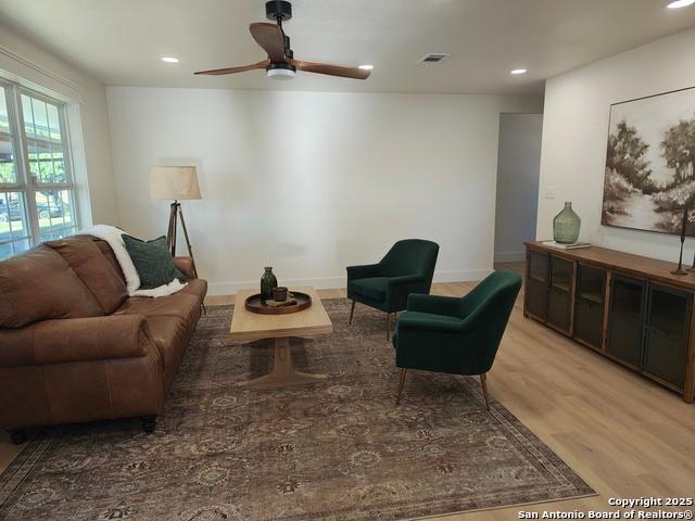 House for sale in Bigfoot, Texas