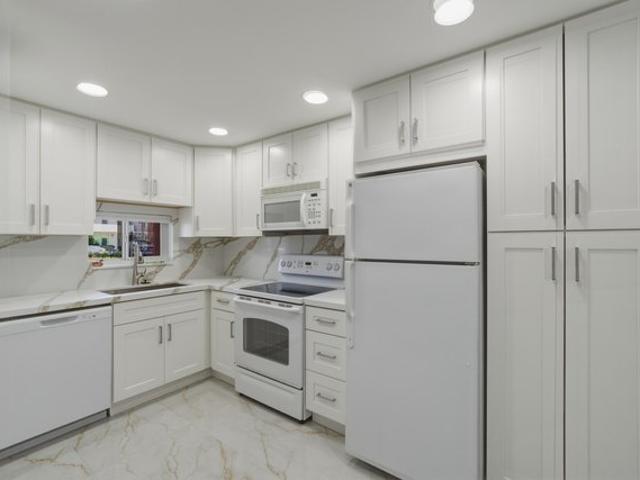 Condo for sale in Pembroke Pines, Florida