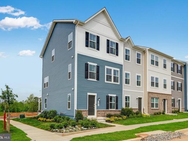 Townhouse for sale in Kearneysville, West Virginia