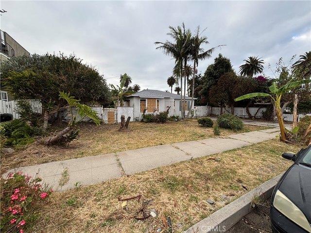 House for sale in Canoga Park, California
