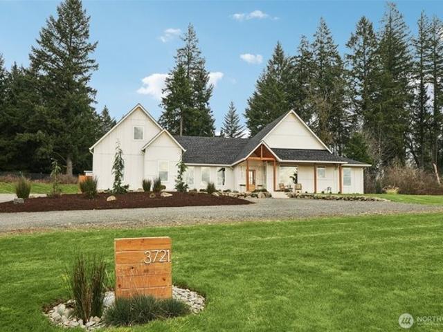 House for sale in La Center, Washington