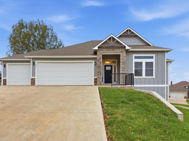 House for sale in Summerfield, Topeka