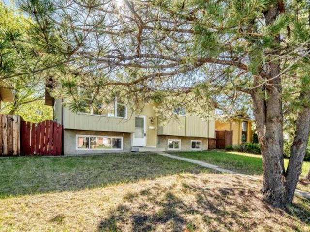 House for sale in Wedgewood, Alberta