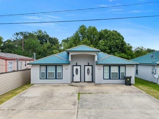 House for sale in Bacliff, Texas