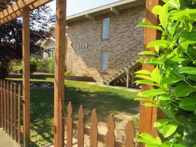 Condo for rent in Everett