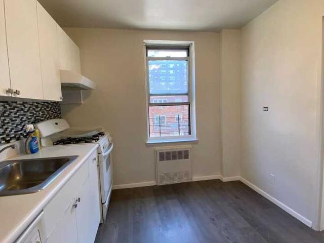 Apartment for rent in The Bronx, Arverne