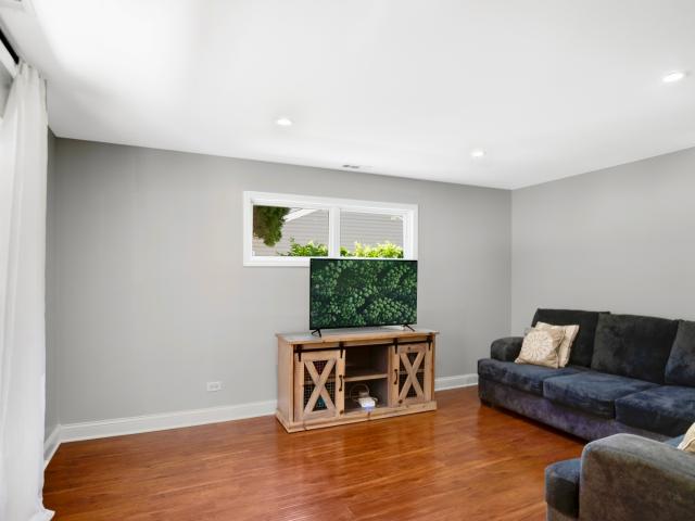 House for sale in Mchenry, Illinois