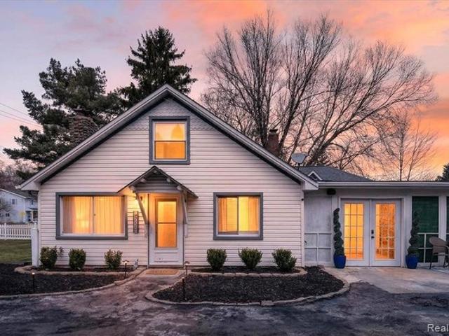 House for sale in Harrison Township, Michigan