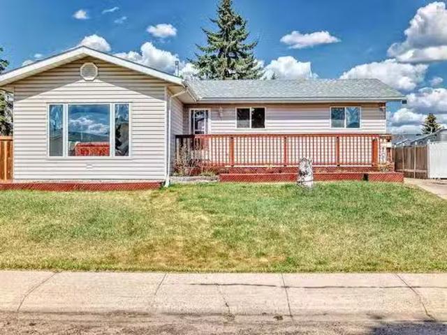 House for sale in Wedgewood, Alberta