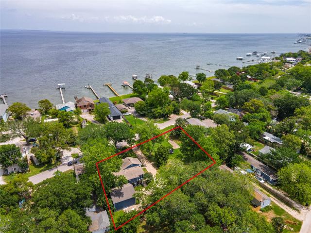House for sale in Bacliff, Texas