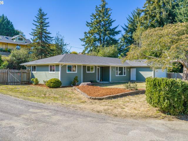 House for sale in North Bend, Coos County