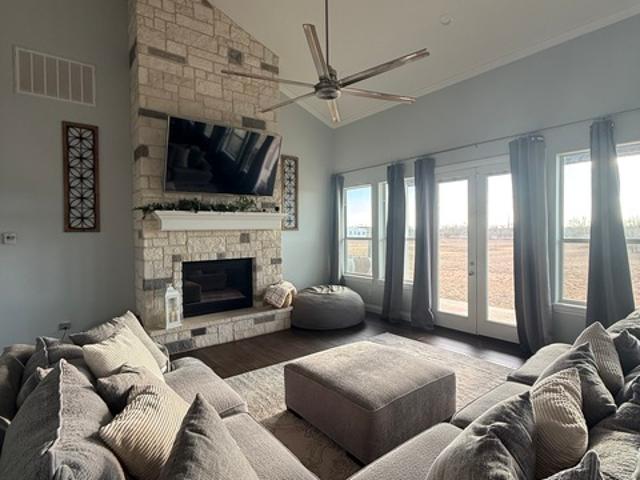 House for sale in Bushy Creek Colonia, Crystal City